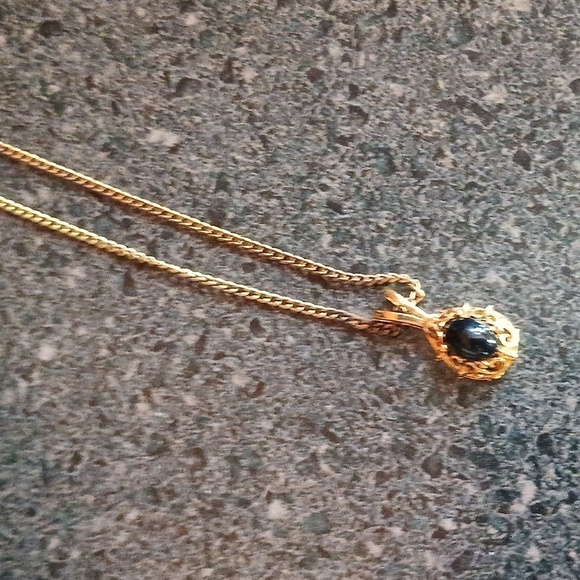 Victorian Faux Onyx Necklace Black Stone Filigree Pendant Vtg 7" - Swanky Barn - Picture 3 of 4